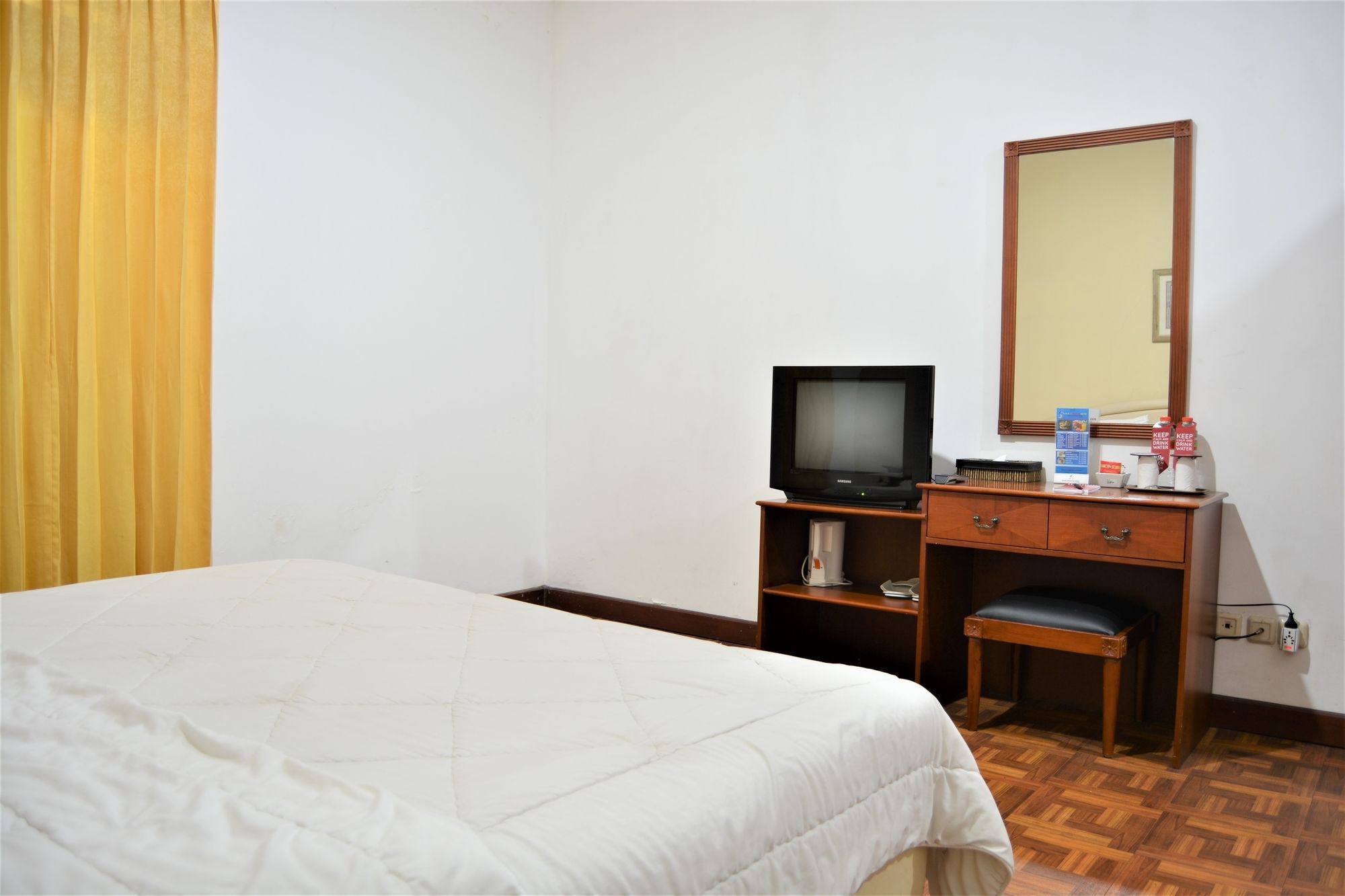 Zen Rooms Basic Cipanas Km.78 エクステリア 写真