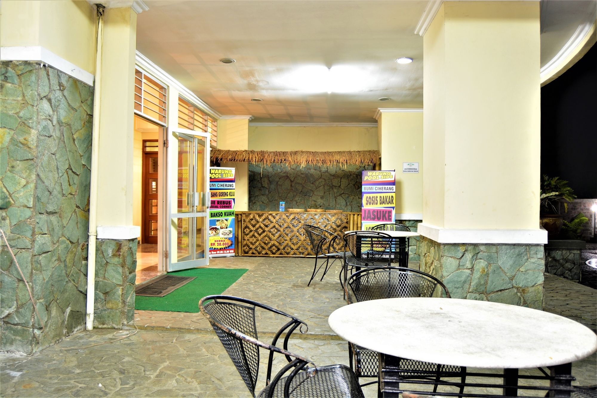 Zen Rooms Basic Cipanas Km.78 エクステリア 写真