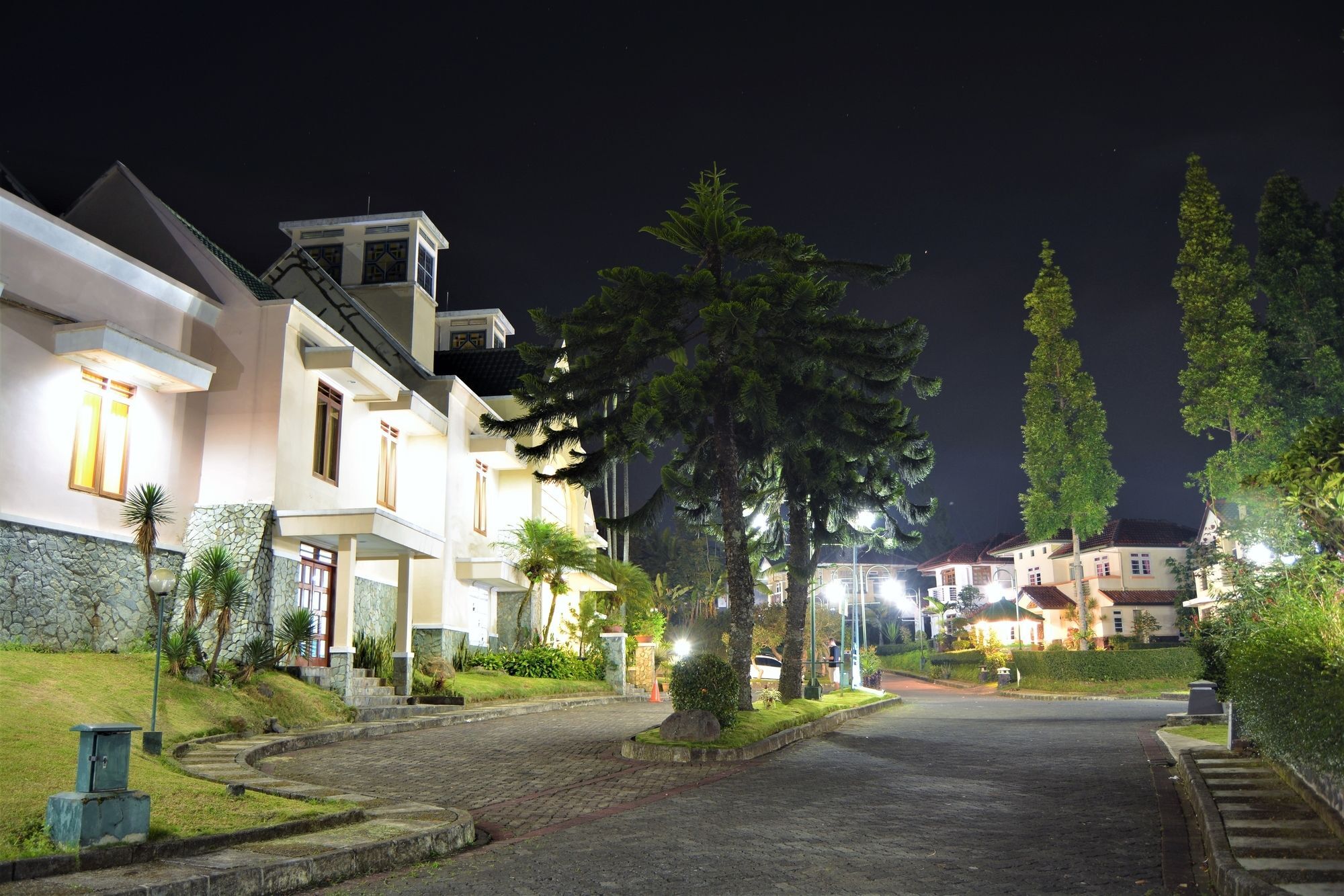 Zen Rooms Basic Cipanas Km.78 エクステリア 写真