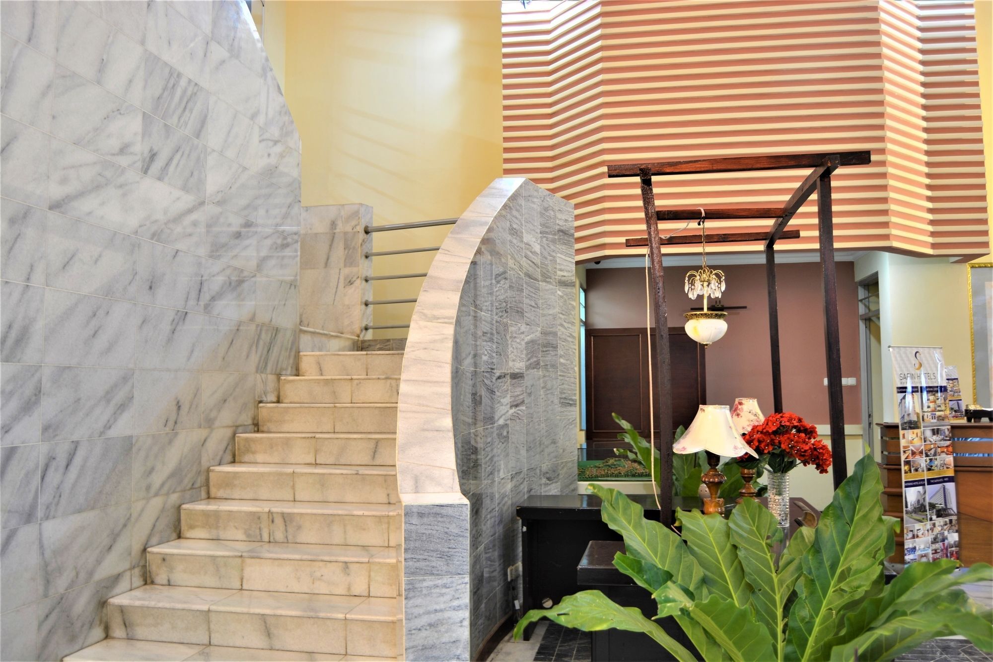 Zen Rooms Basic Cipanas Km.78 エクステリア 写真